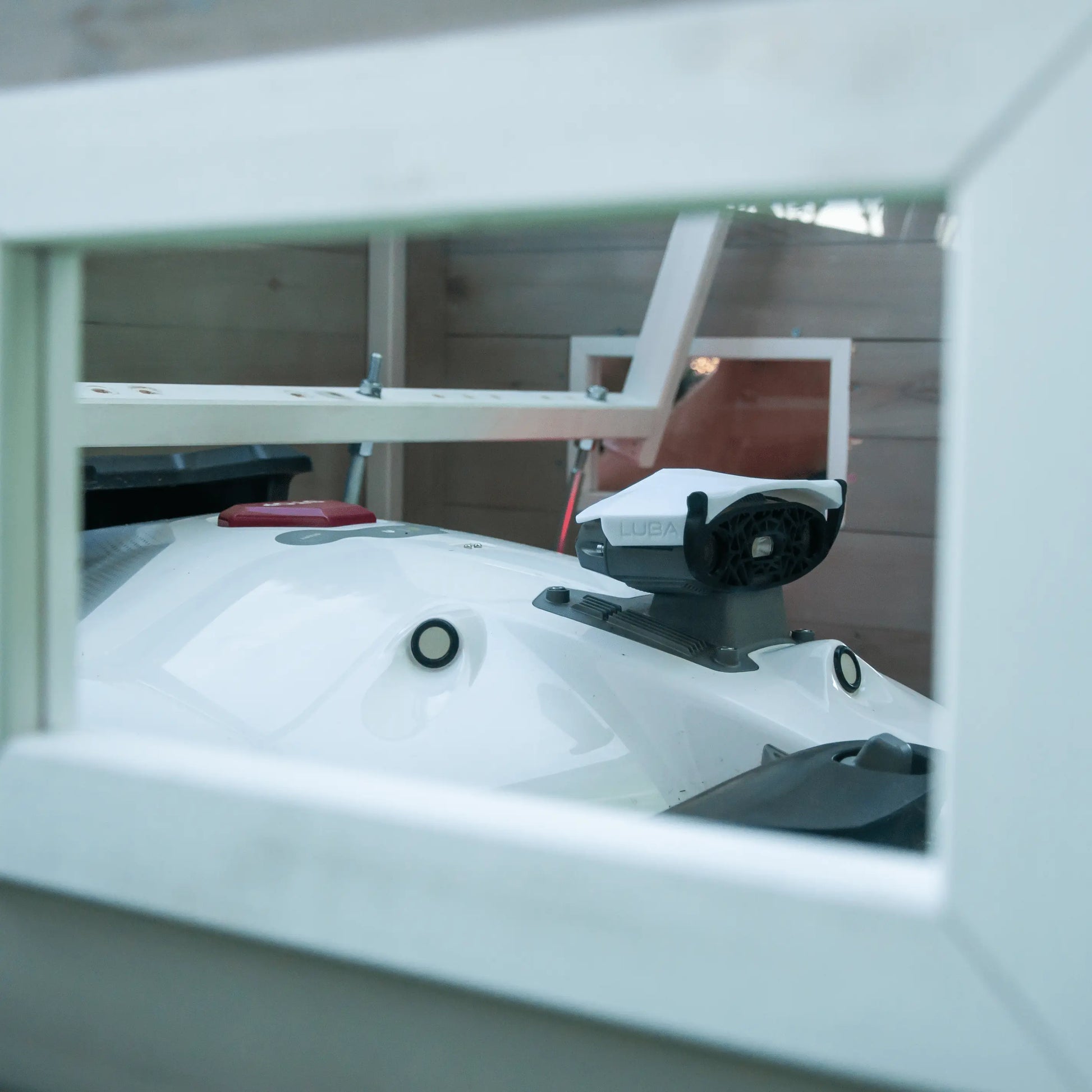 My Robot Home Plus – Automatische Garage für Mähroboter - Exact Designs